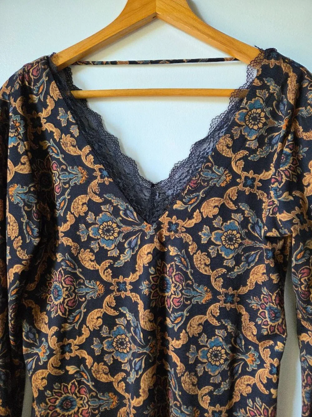 EUC LIKE NEW DAYTRIP DARK ACADEMIA LACED BOHO PRINT LONGSLEEVE TOP SIZE M